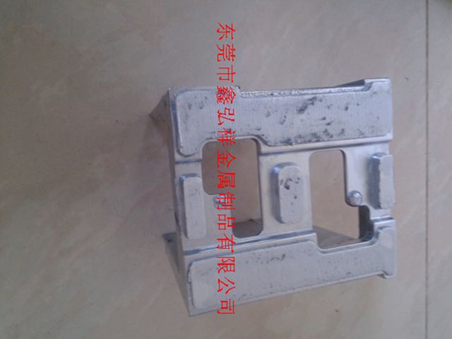鑫弘祥鋁合金重力鑄造:鋁合金重力鑄造模具的共性分析